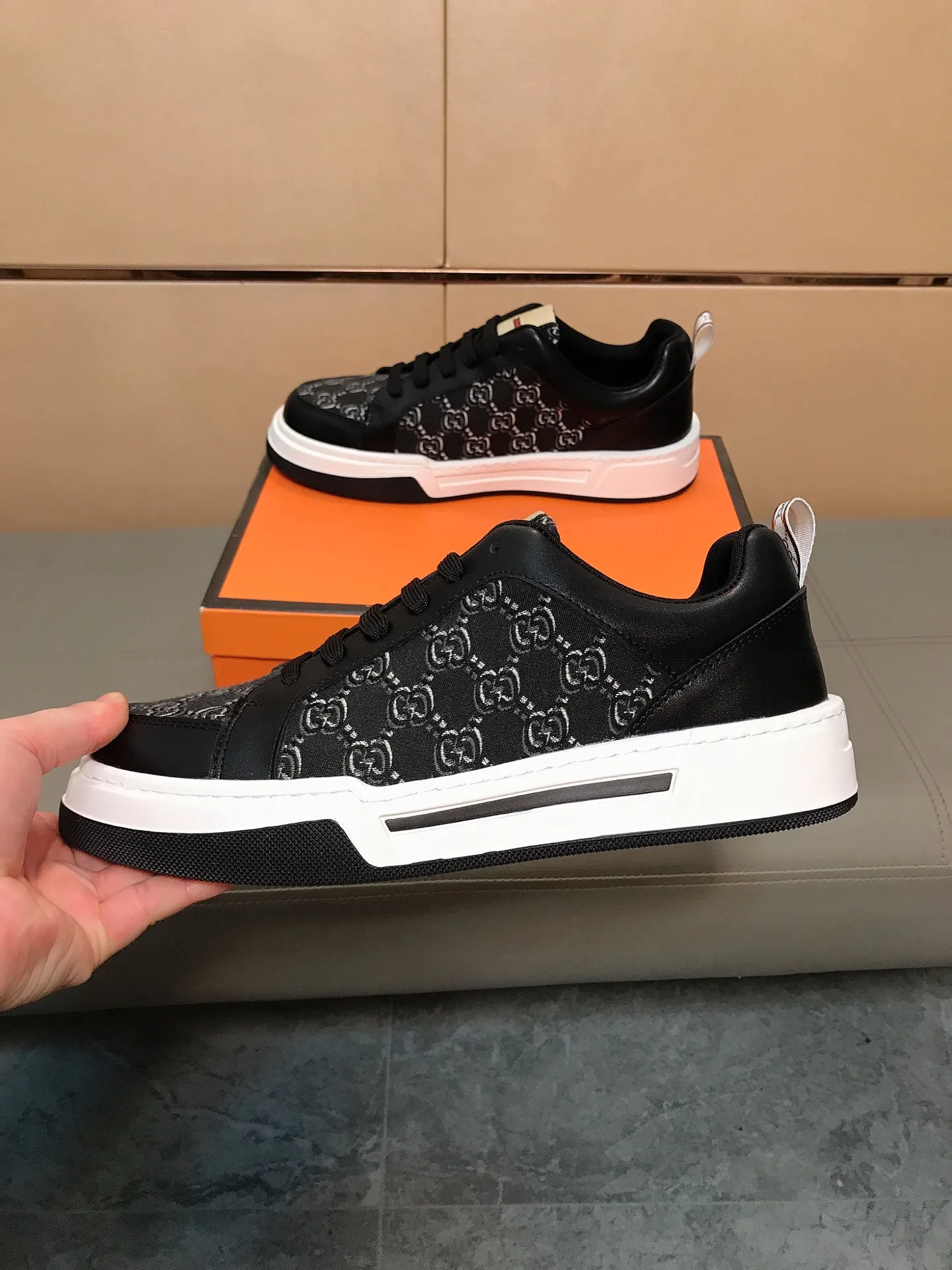 Ex-factory price 400 ⌚️⌚️[GUCCI] Gucci men’s casual shoes are absolutely popular 🔥The ultimate matching item for trendy men! Irresistible charm of super texture, the main recommendation, the upper is made of high-quality cowhide + printed fabric, sheep lining feet, wear-resistant rubber sole, noble and elegant! Extremely comfortable🎁🎁You can be as handsome as you want💪 Size 38-44!